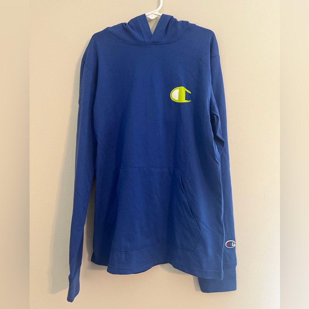NWT Champion Boys Hooded T-Shirt. Size Medium.